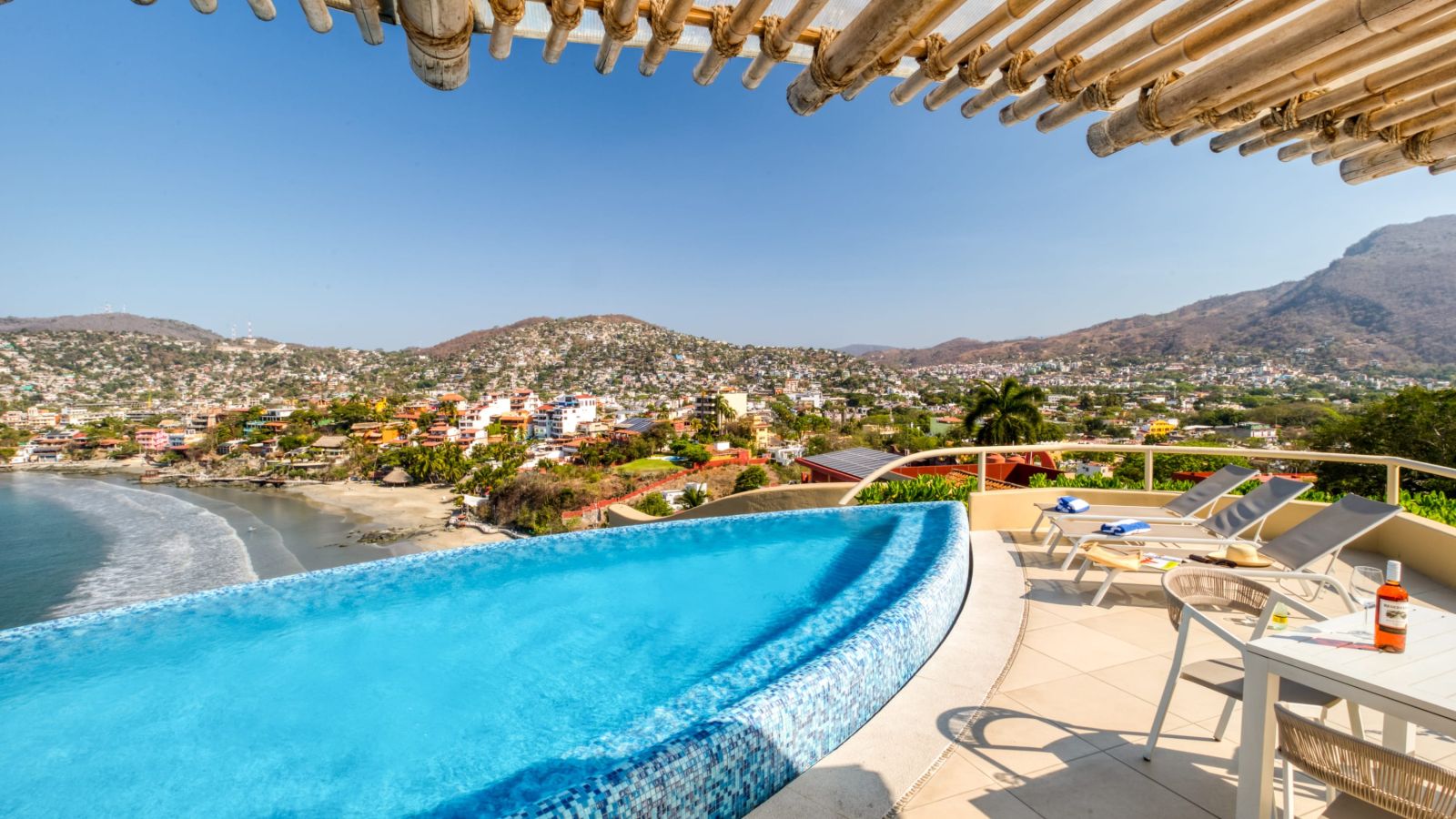 Villas Kau Kan terrace with bay view
